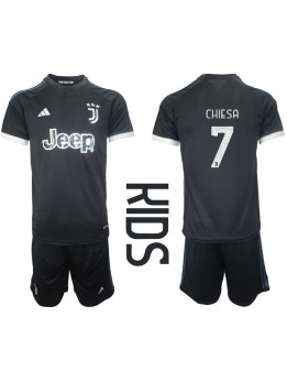 Otroški Nogometna dresi replika Juventus Federico Chiesa #7 Tretji 2023-24 Kratek rokav (+ hlače)